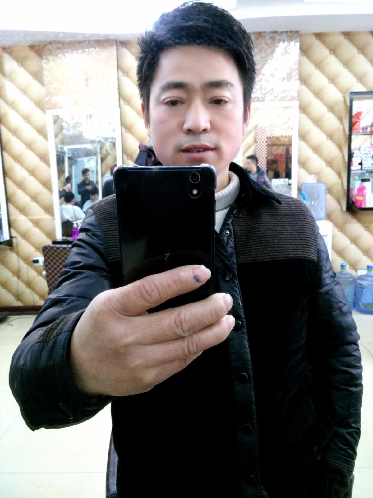 40岁离异男征婚照片(id:61276799)_安徽安庆征婚交友