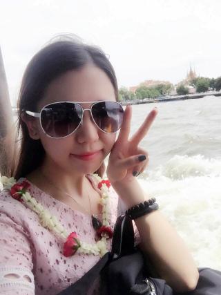 sugar》里与贾格尔爵士所写歌词