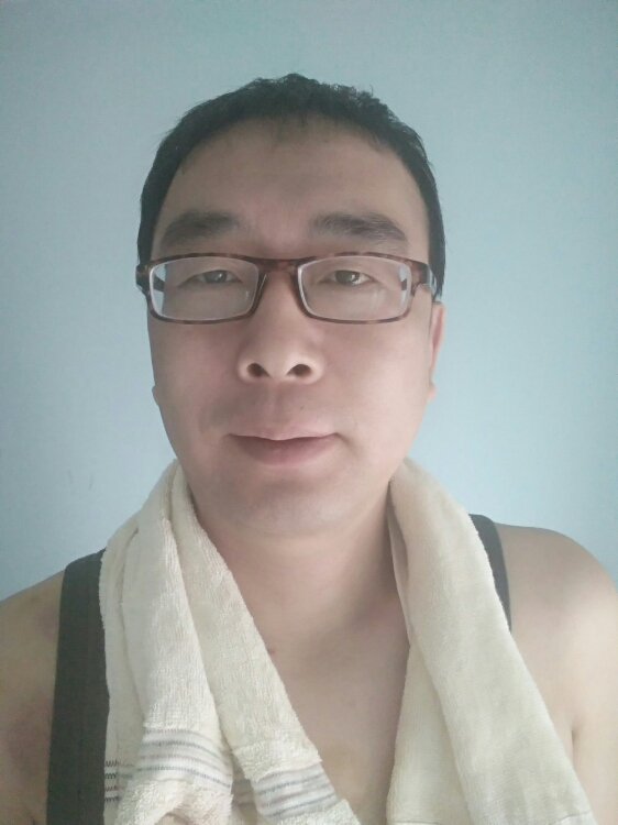 没人要的丑丑男照片