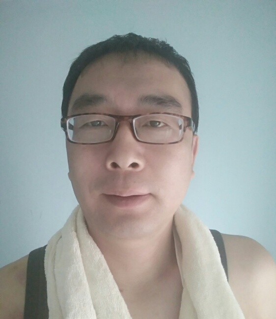 没人要的丑丑男照片