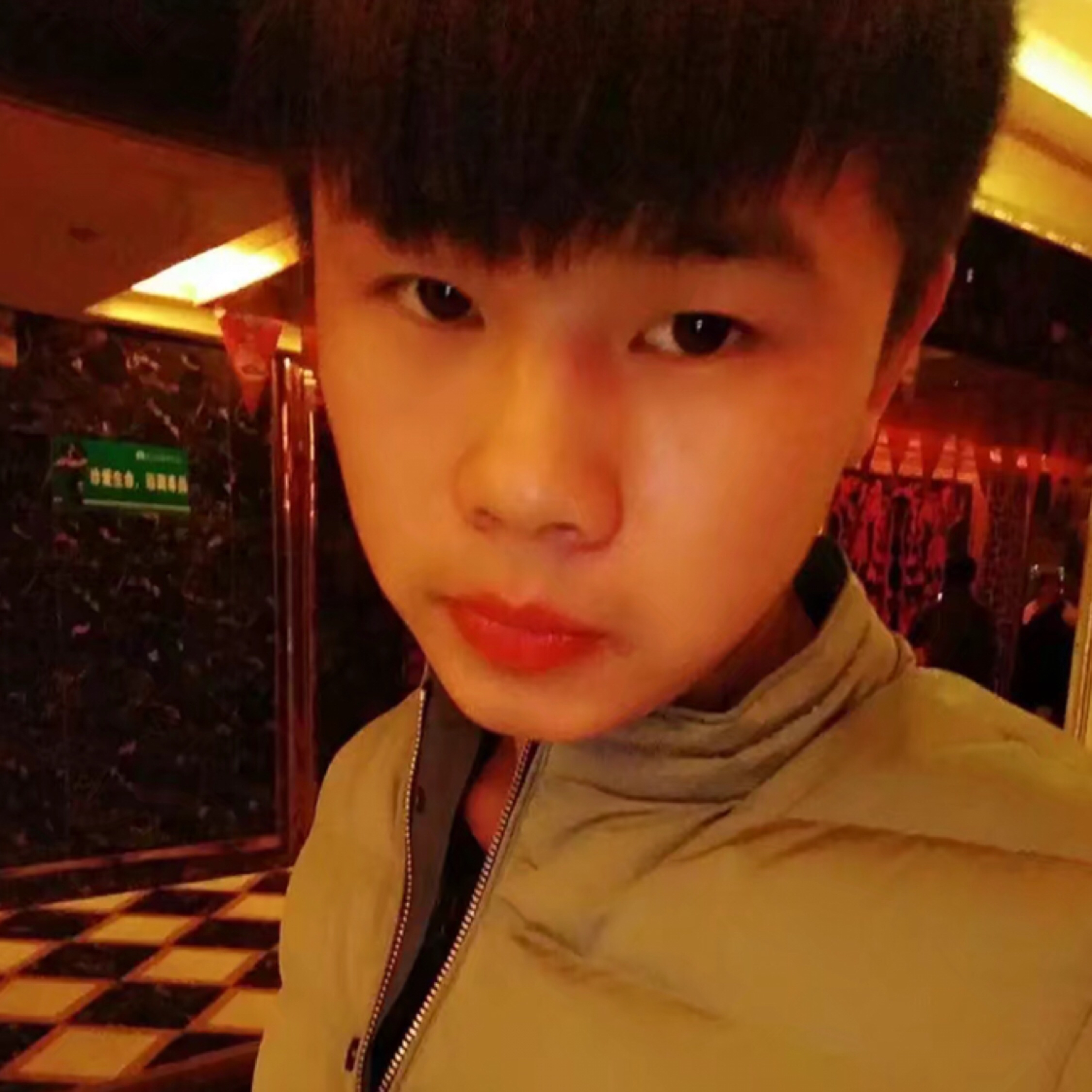 19岁未婚男征婚照片(id:1019774087)_江苏苏州征婚