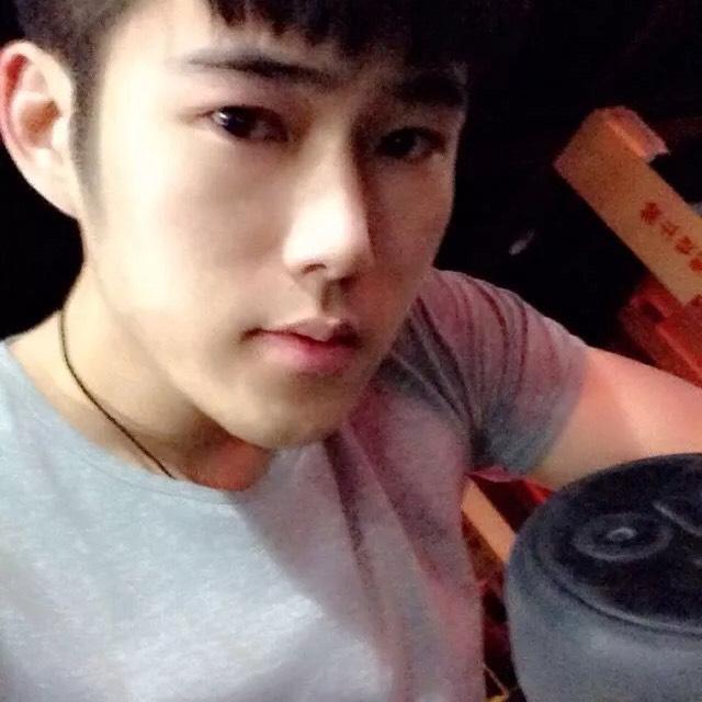 八块腹肌图片真实 1431480946644.jpg?scrop=1&crop=1&w=650&h=650&cpos=north