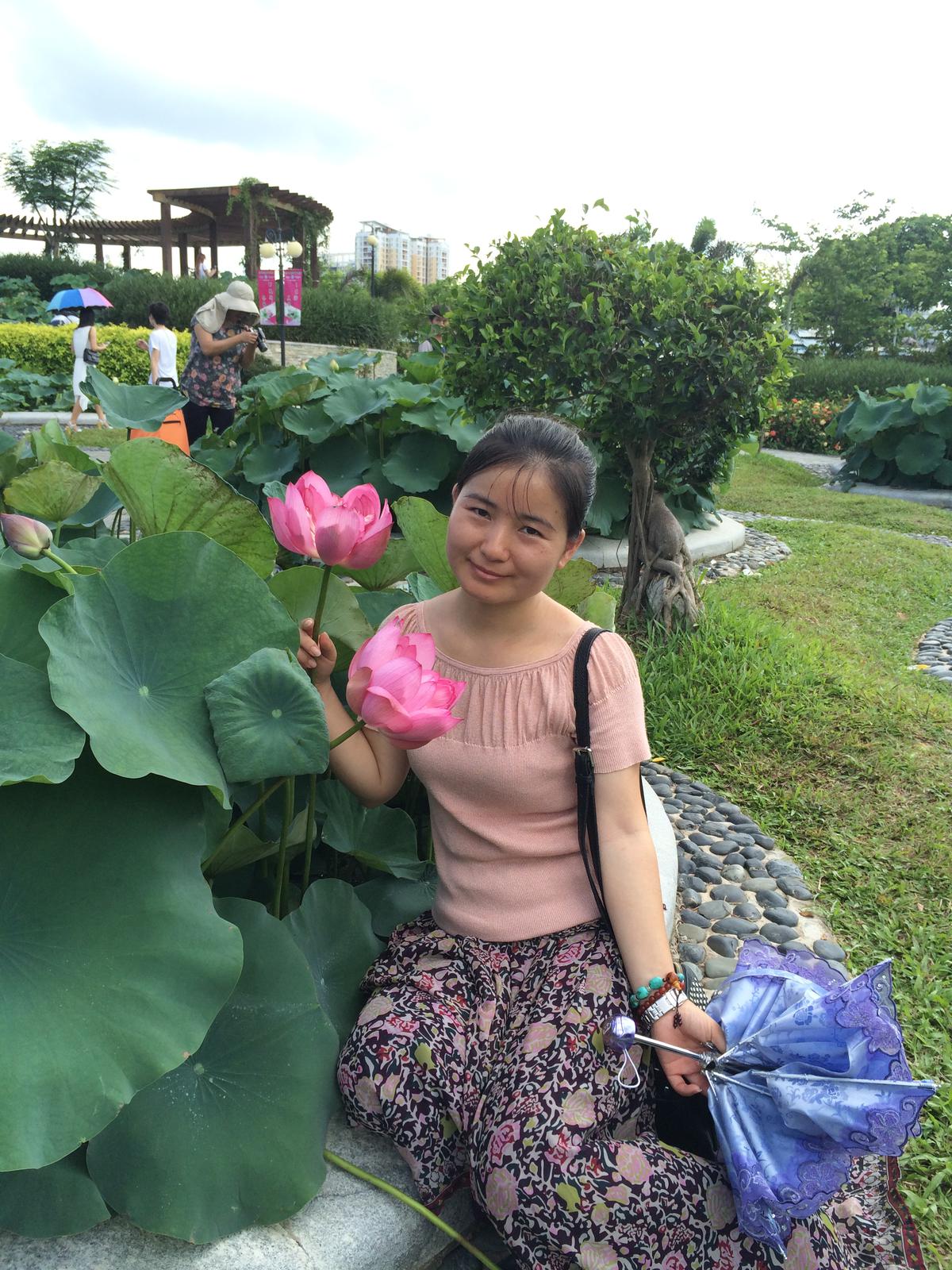 40岁离异女征婚照片(id:85365959)_广东深圳征婚交友_珍爱网