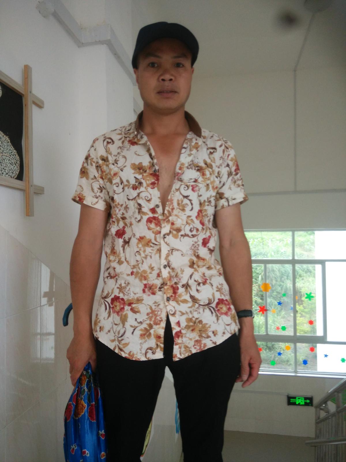 37岁离异男征婚照片(id:93558845)_贵州黔南布依族苗族自治州征婚交友