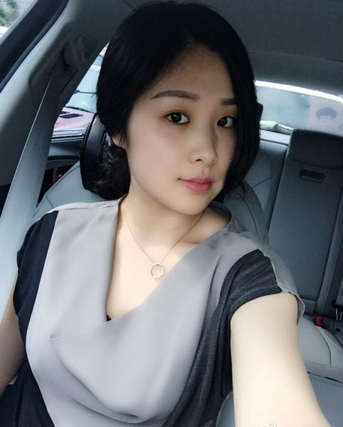 27岁未婚女征婚照片(id:101869907)_湖北武汉征婚交友_珍爱网