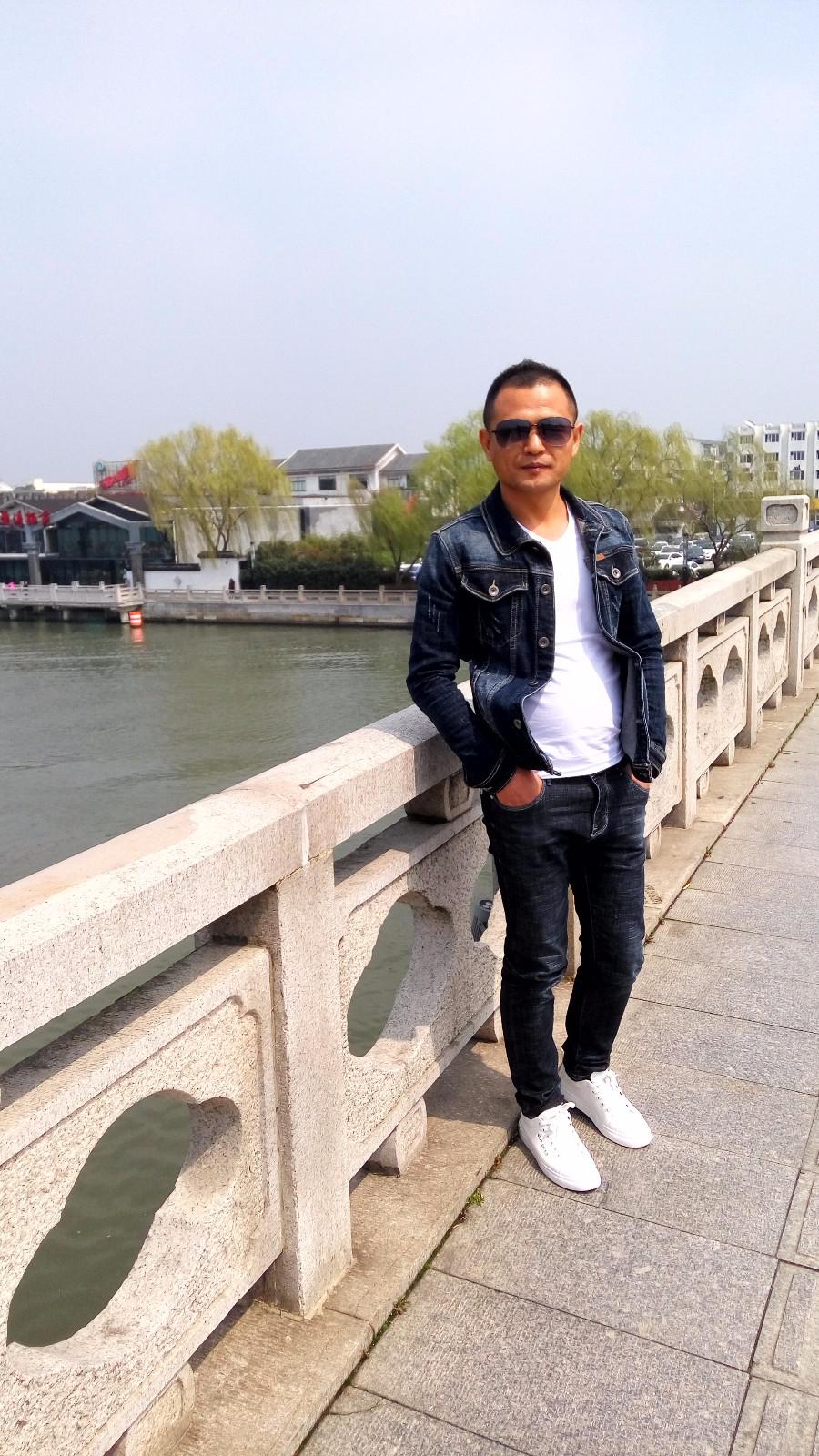 中国40岁男人照片图片