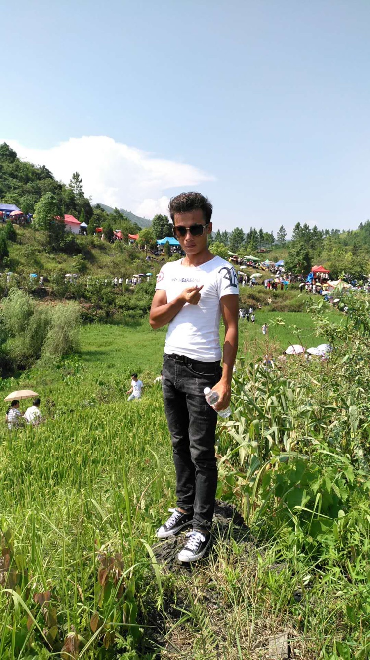 26岁未婚男征婚照片(id:1413320123)_贵州黔南布依族苗族自治州征婚